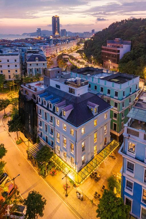 Passion Hotel HaLong – Ha Long Bay